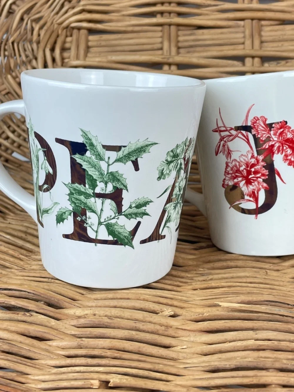 Williams Sonoma Ceramic Floral Christmas Coffee Mugs PEACE and JOY - Set of 4
